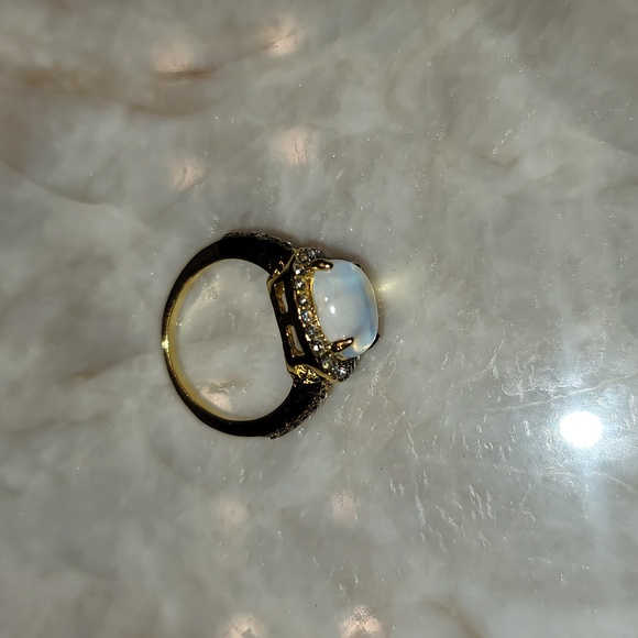 Moonstone in a CZ halo setting - Picture 2 of 6